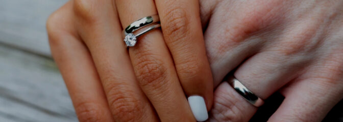 ペアでおすすめなアクセサリー特集