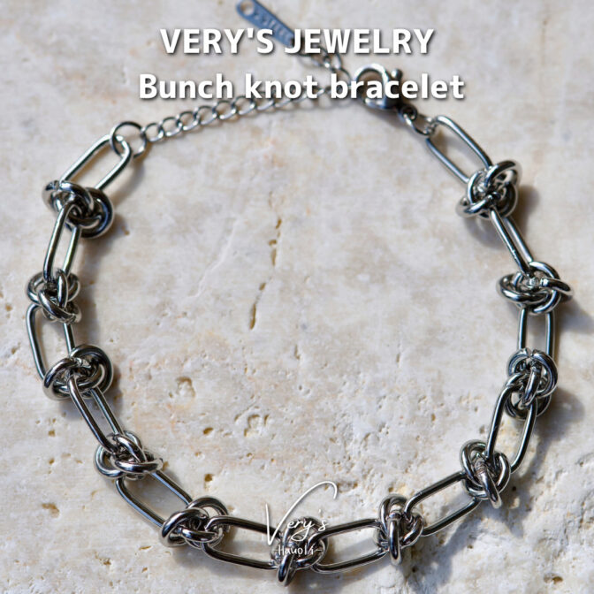 Bunch knot bracelet