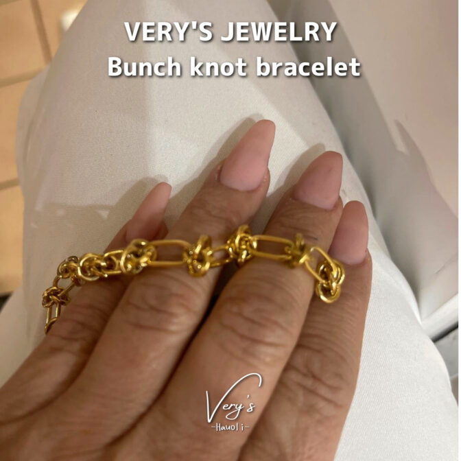 Bunch knot bracelet