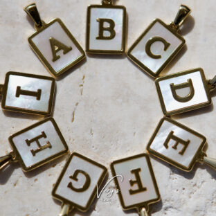 Shell initial Necklace【チェーン付き・40-65cm】【Very’s Jewelry】