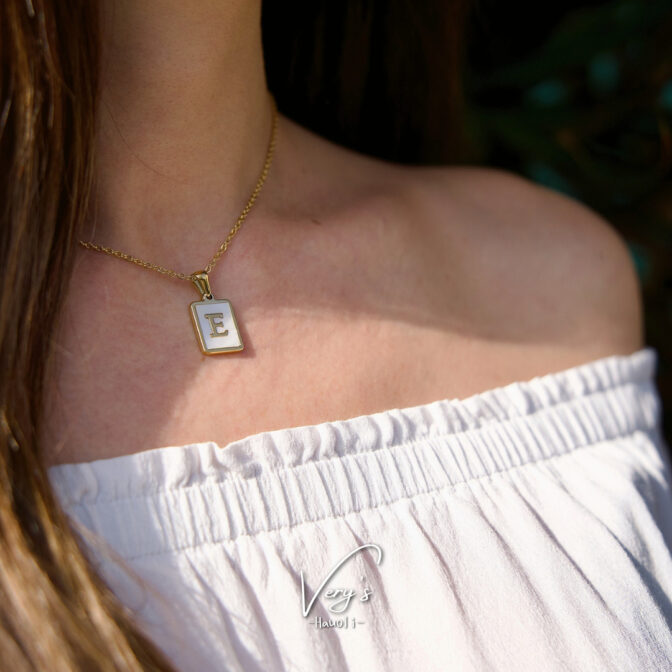 Shell initial Necklace