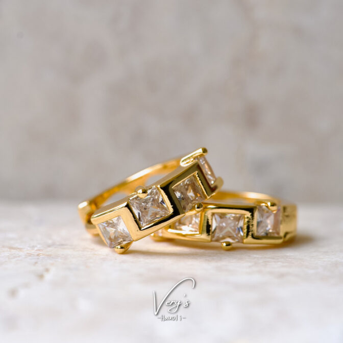 Cubic Stone Hoop Pierce