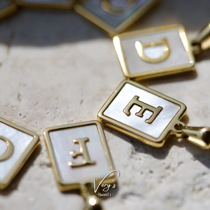 Shell initial Necklace