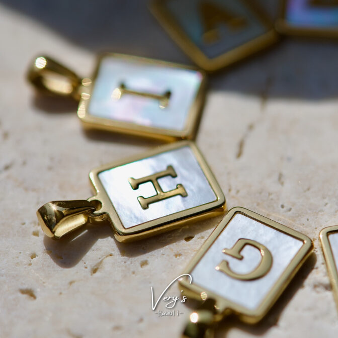Shell initial Necklace