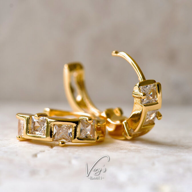 Cubic Stone Hoop Pierce