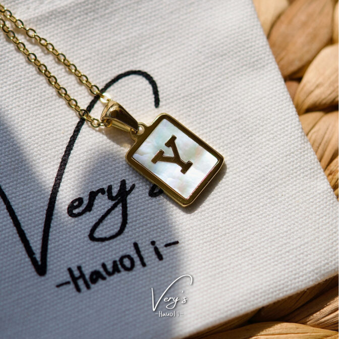 Shell initial Necklace
