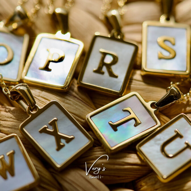 Shell initial Necklace