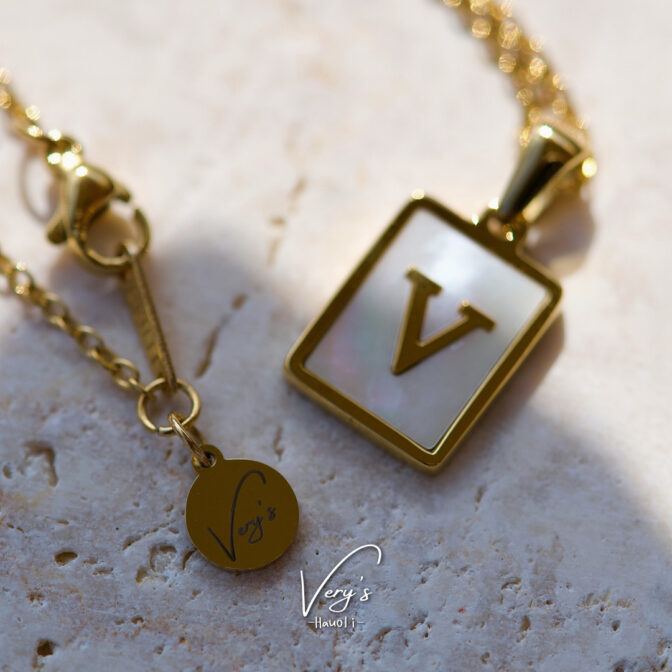 Shell initial Necklace
