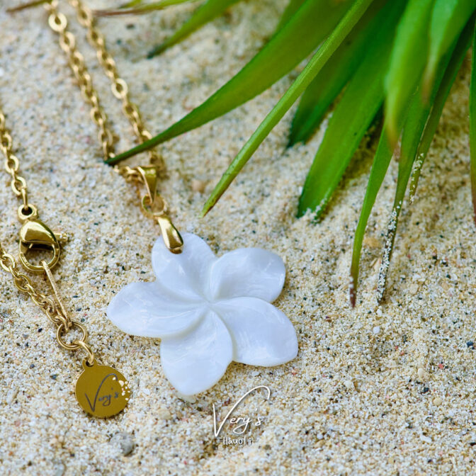 Plumeria Shell Necklace 25mm