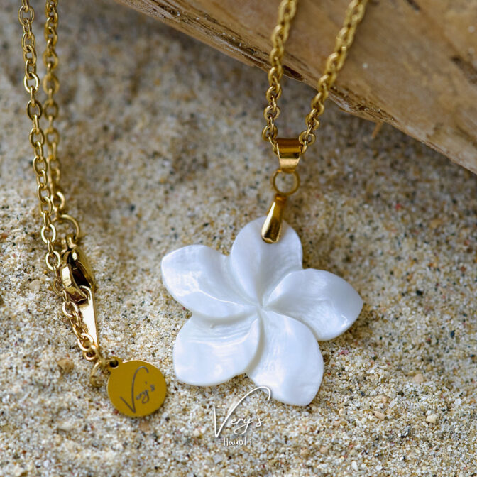 Plumeria Shell Necklace 25mm