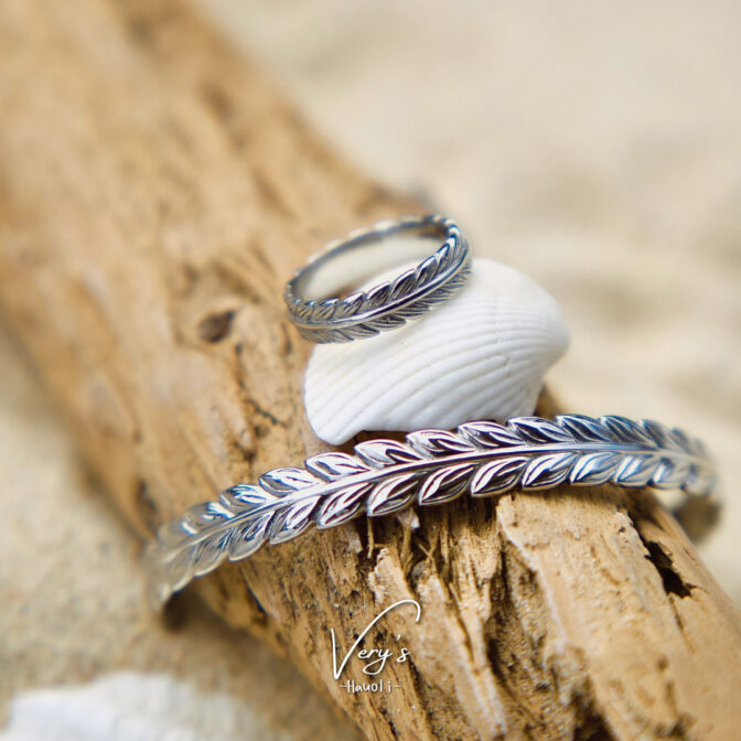Maile Bangle