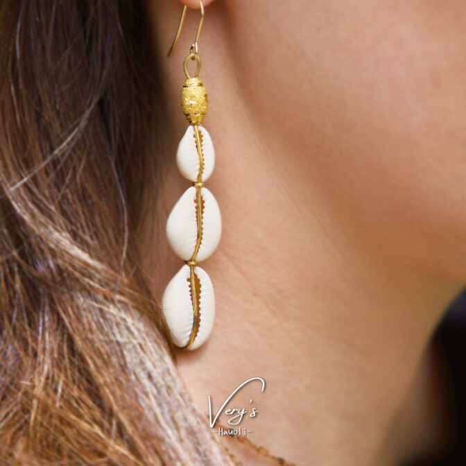 Triple Cowrie Shell Pierce