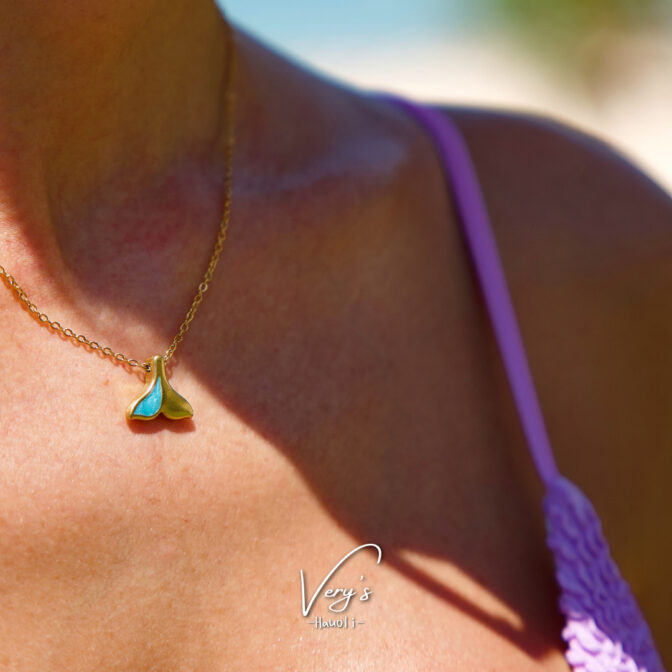 Half Color Whale Tail Necklace