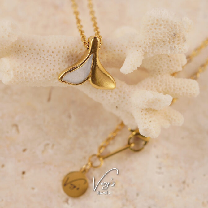Half Color Whale Tail Necklace