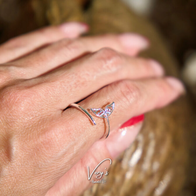Whale Tail Ring