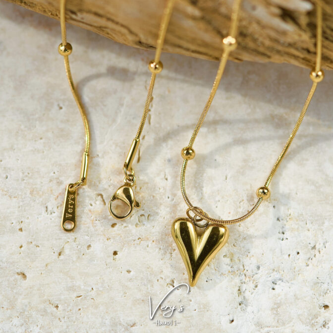 Line Heart Necklace