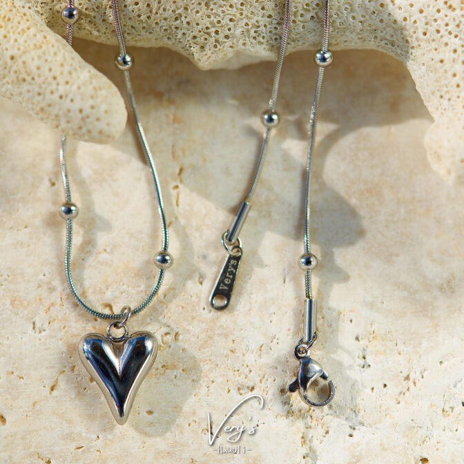 Line Heart Necklace