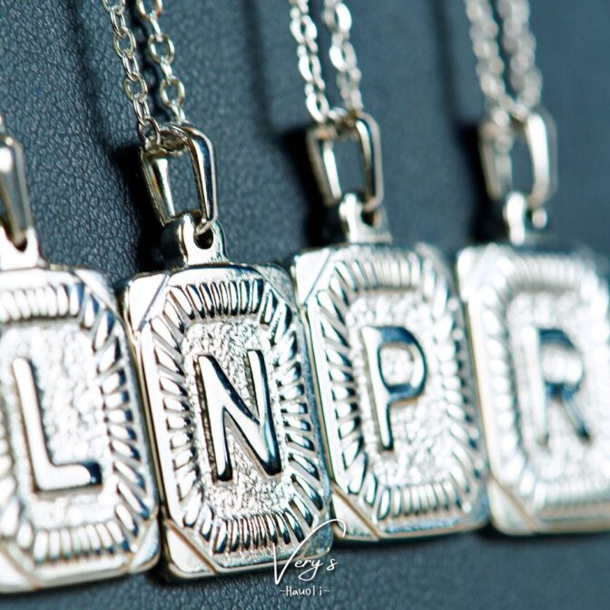 Plate Initial Necklace 【チェーン付き】 | Very's Hauoli
